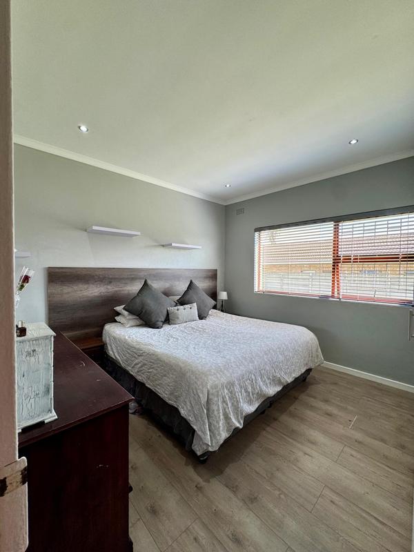 4 Bedroom Property for Sale in Rouxville Western Cape